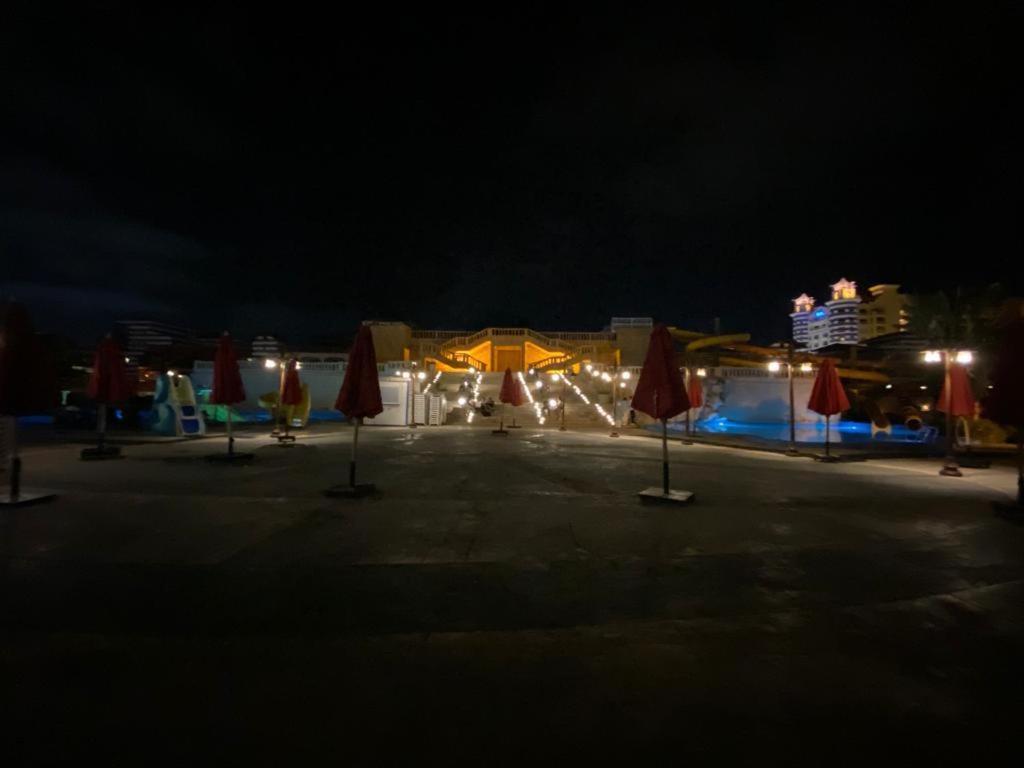 Porto Marina Resort Chalets Families Only 阿莱曼 外观 照片