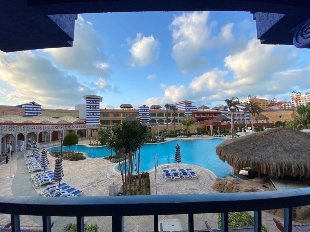 Porto Marina Resort Chalets Families Only 阿莱曼 外观 照片