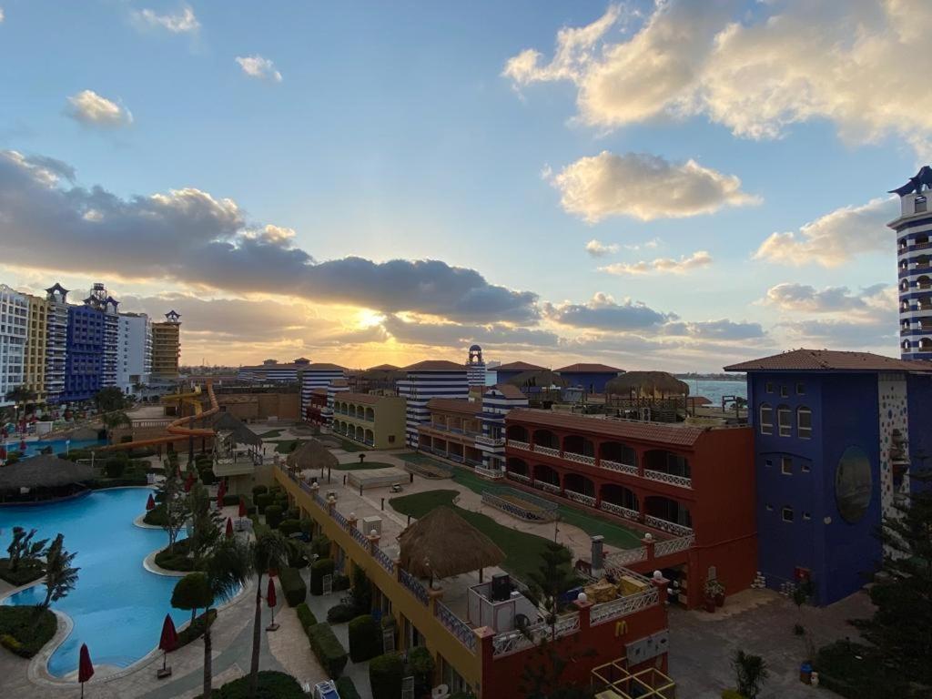 Porto Marina Resort Chalets Families Only 阿莱曼 外观 照片