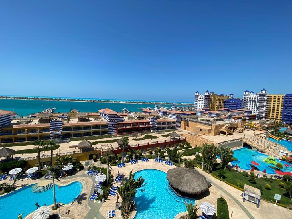 Porto Marina Resort Chalets Families Only 阿莱曼 外观 照片