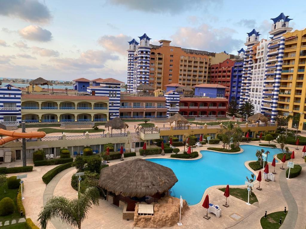 Porto Marina Resort Chalets Families Only 阿莱曼 外观 照片