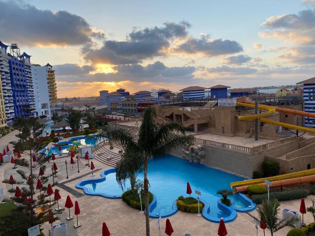 Porto Marina Resort Chalets Families Only 阿莱曼 外观 照片