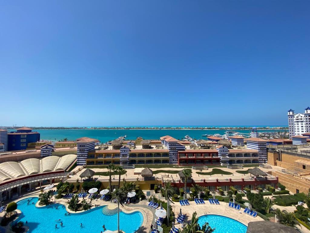 Porto Marina Resort Chalets Families Only 阿莱曼 外观 照片