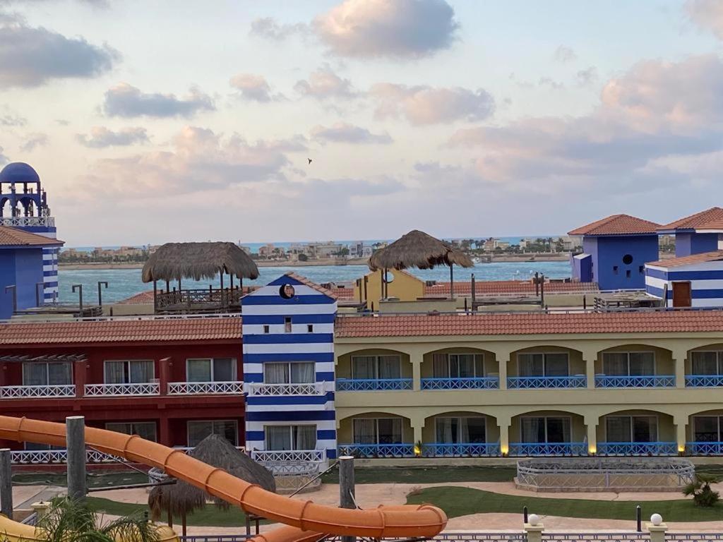 Porto Marina Resort Chalets Families Only 阿莱曼 外观 照片