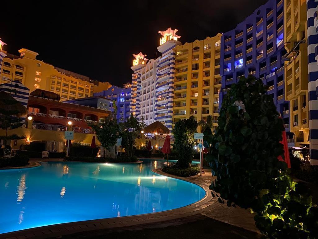 Porto Marina Resort Chalets Families Only 阿莱曼 外观 照片