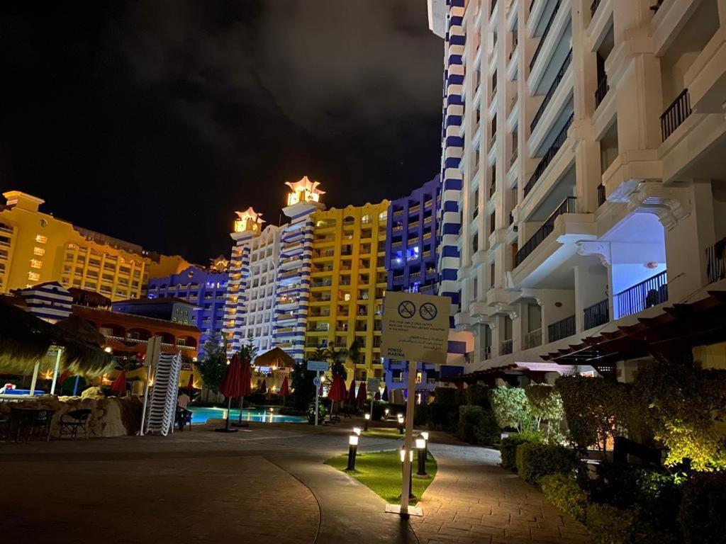 Porto Marina Resort Chalets Families Only 阿莱曼 外观 照片