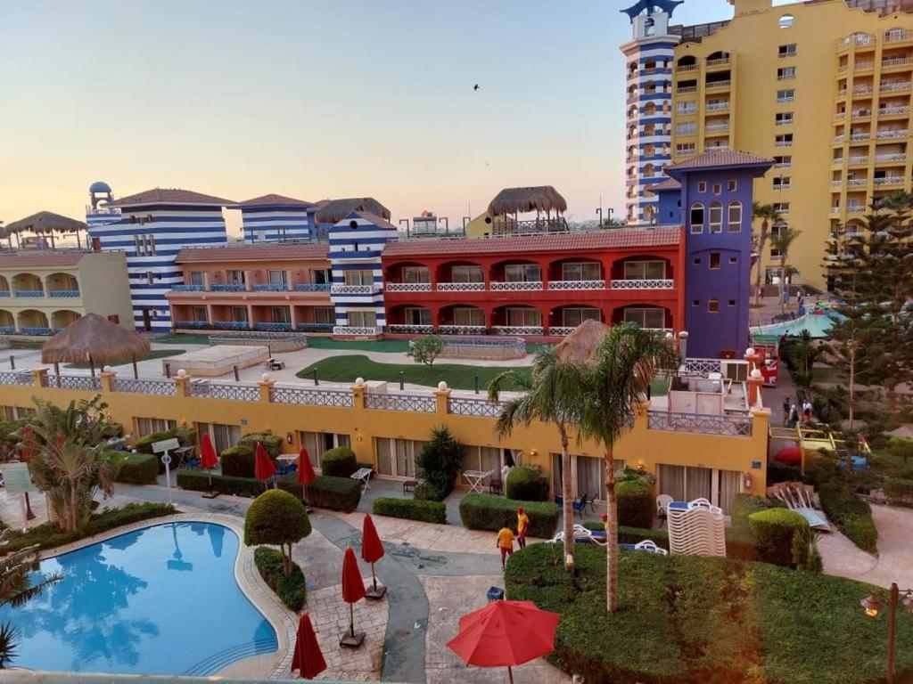 Porto Marina Resort Chalets Families Only 阿莱曼 外观 照片